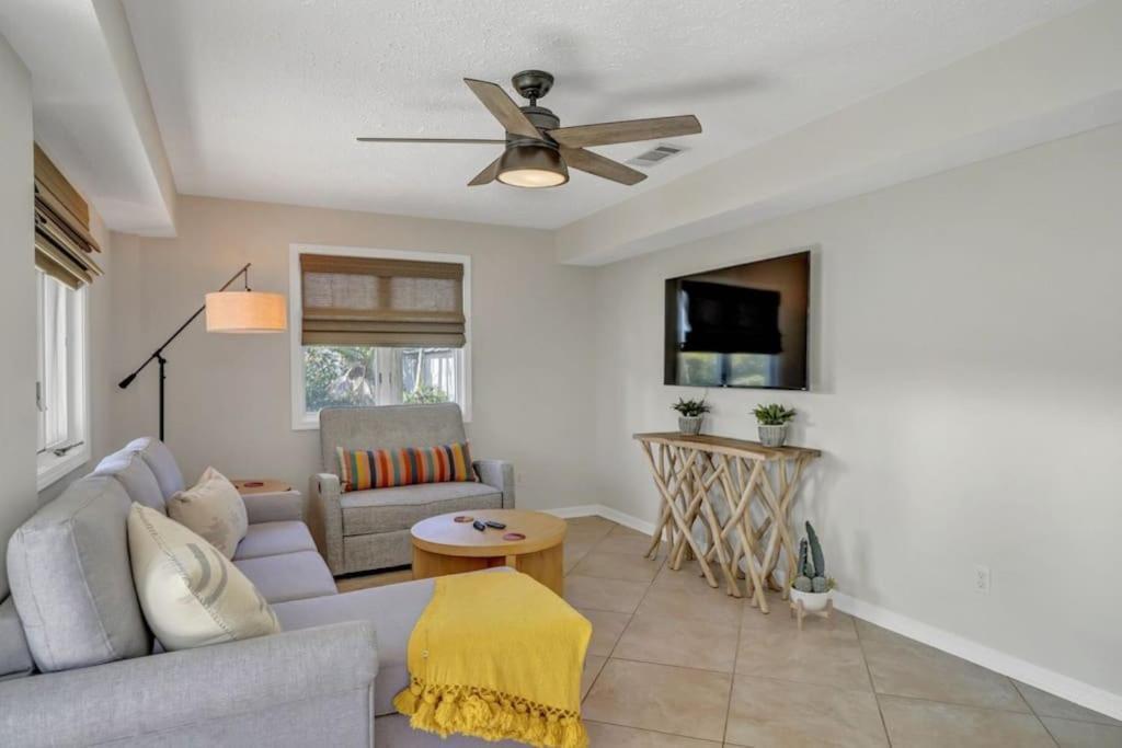 Easy Walk To Laguna Beach/ Perfect For Families * Panama City Beach